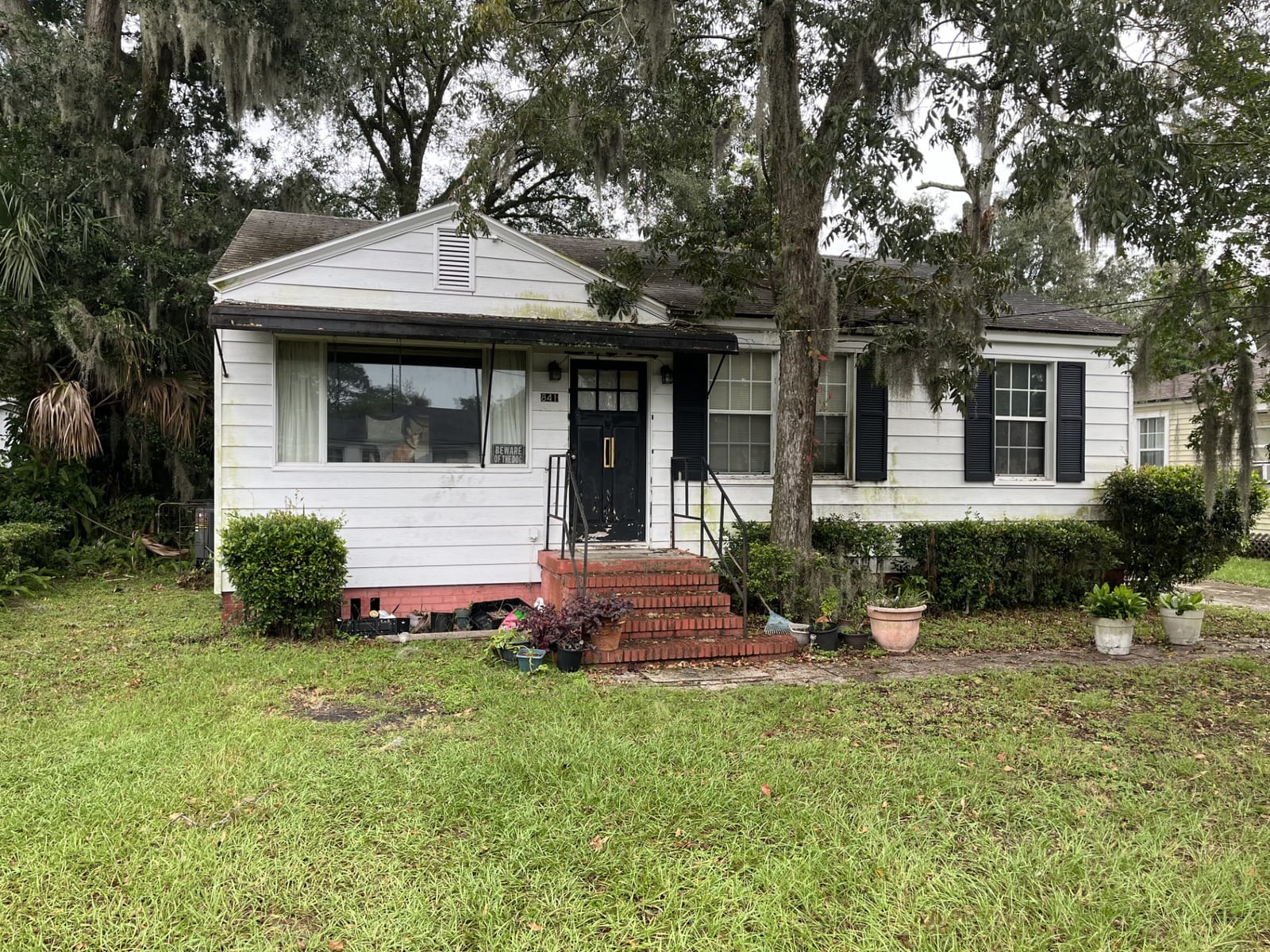 House wash — curb view